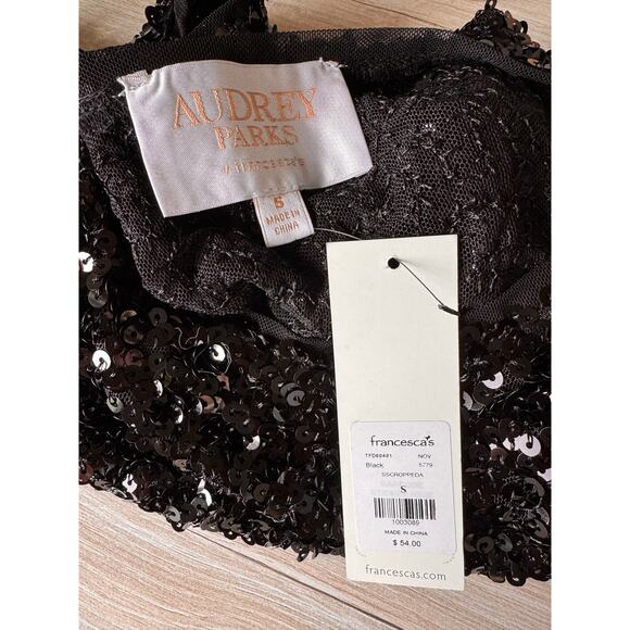 NWT- Francesca’s Rylee Short Sleeve Cropped Black Sequin Top, Women’s Size Small - Picture 8 of 9